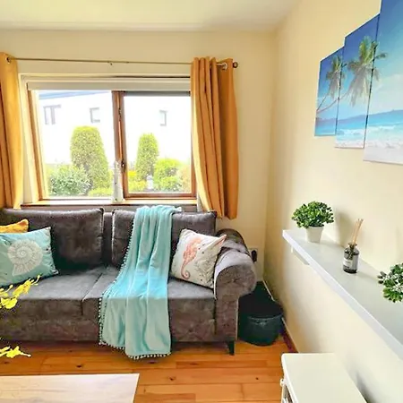 Summer Breeze - My Cosy & Warm In Youghal's Heart - Family Friendly - Long Term Price Cuts ヨール