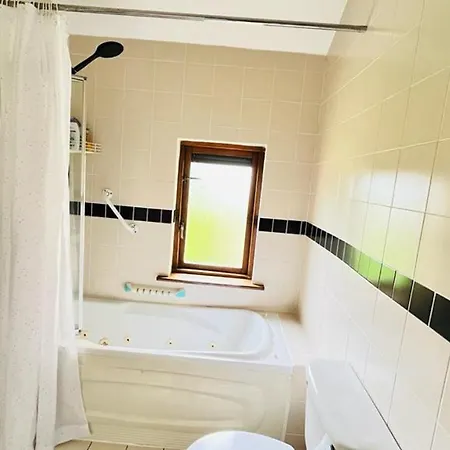 Villa Summer Breeze - My Cosy & Warm In Youghal's Heart - Family Friendly - Long Term Price Cuts Youghal