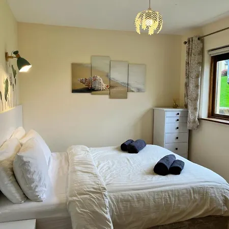 Summer Breeze - My Cosy & Warm In Youghal's Heart - Family Friendly - Long Term Price Cuts Villa *