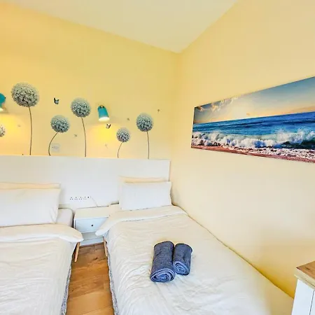 Summer Breeze - My Cosy & Warm In Youghal's Heart - Family Friendly - Long Term Price Cuts ヨール