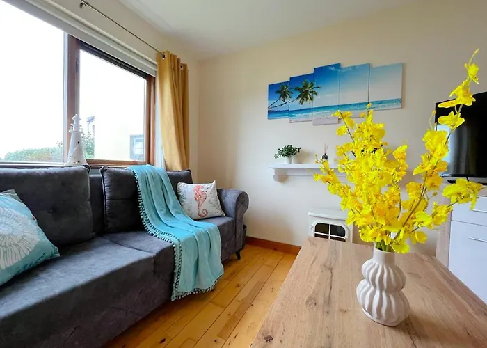 Summer Breeze - My Cosy & Warm In Youghal's Heart - Family Friendly - Long Term Price Cuts Villa