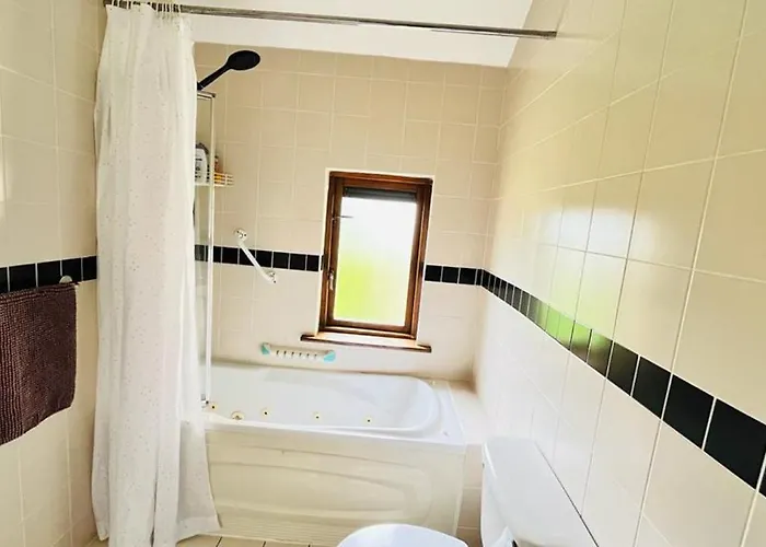 Villa Summer Breeze - My Cosy & Warm In Youghal's Heart - Family Friendly - Long Term Price Cuts Youghal