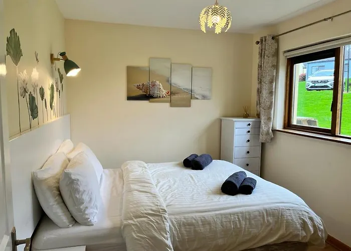 Summer Breeze - My Cosy & Warm In Youghal's Heart - Family Friendly - Long Term Price Cuts Villa *
