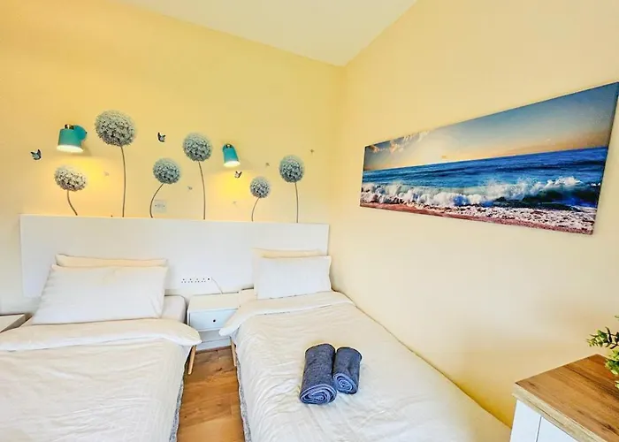 Summer Breeze - My Cosy & Warm In Youghal's Heart - Family Friendly - Long Term Price Cuts Youghal